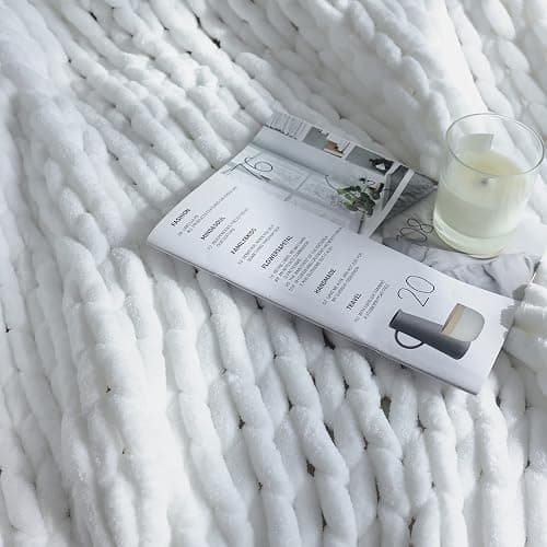 Chunky Knit Blanket Throw （40×50 Inch）, Handmade Warm & Cozy Blanket Couch, Bed, Home Decor, Soft Breathable Fleece Banket, Christmas Thick and Giant Yarn Throws, White thumbnail 7