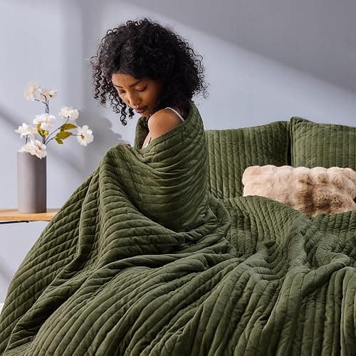 Wonderful Velvet Quilt Set, King Size Dark Green Soft Fluff Texture Coverlet with Shams,Channel Stitched Pattern,All-Season Use,Versatile Lightweight Bedspread for Bedroom Adults Teens Kids,106"x94" thumbnail 2