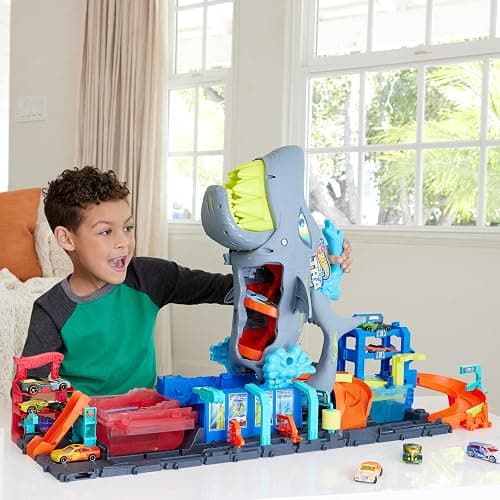 Hot Wheels City Track Set, Ultra Shark Car Wash with 1:64 Scale Color Reveal Toy Vehicle, Repeat Color-Change Feature, Storage thumbnail 2