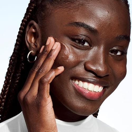 Clinique Even Better Clinical Vitamin Makeup Broad Spectrum SPF 45 With Vitamin C, Vitamin E + Vitamin B3 | Light Coverage + Vibrant Finish thumbnail 8