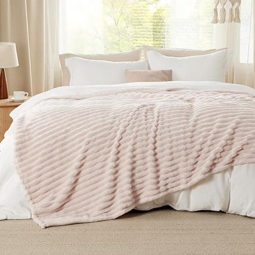 Bedsure Fluffy Fleece Blanket King Size for Bed - Soft Cosy Warm Blankets, Soft Cute Double Size Throw Gifts for Women and Girls, Crystal Pink, 230x270 cm thumbnail 2