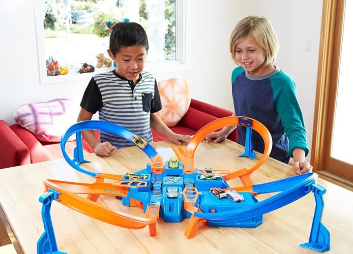 Hot Wheels Track Set with 1:64 Scale Toy Car, 4 Intersections for Crashing, Powered by a Motorized Booster, Criss-Cross Crash Track (Amazon Exclusive) thumbnail 2