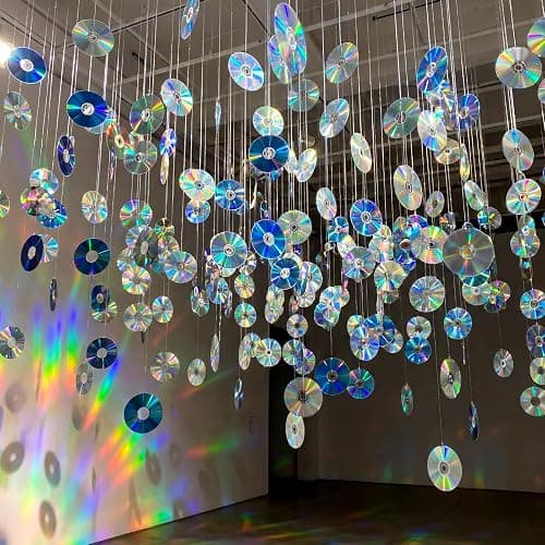 Wavyknot 36 Pcs 90s Party Decoration Real Plastic CDs Disco Hanging Decor Y2K 2000s Retro CDs Garland with Fishing Line and Hooks Musical Ceiling Decor for 60s 70s Birthday Music Party thumbnail 6