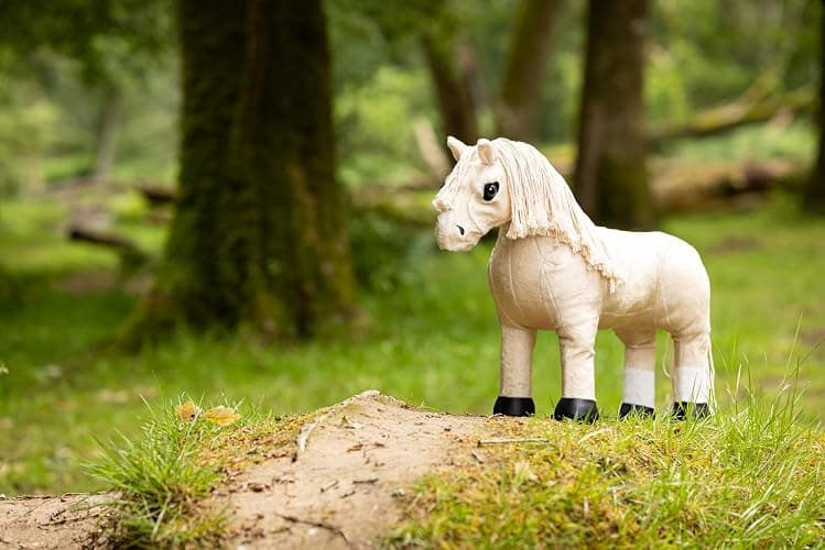 LeMieux Toy Pony Popcorn - Palomino Show Horse - Soft Coat - Educational Toy - Suitable for Ages 3+ thumbnail 2