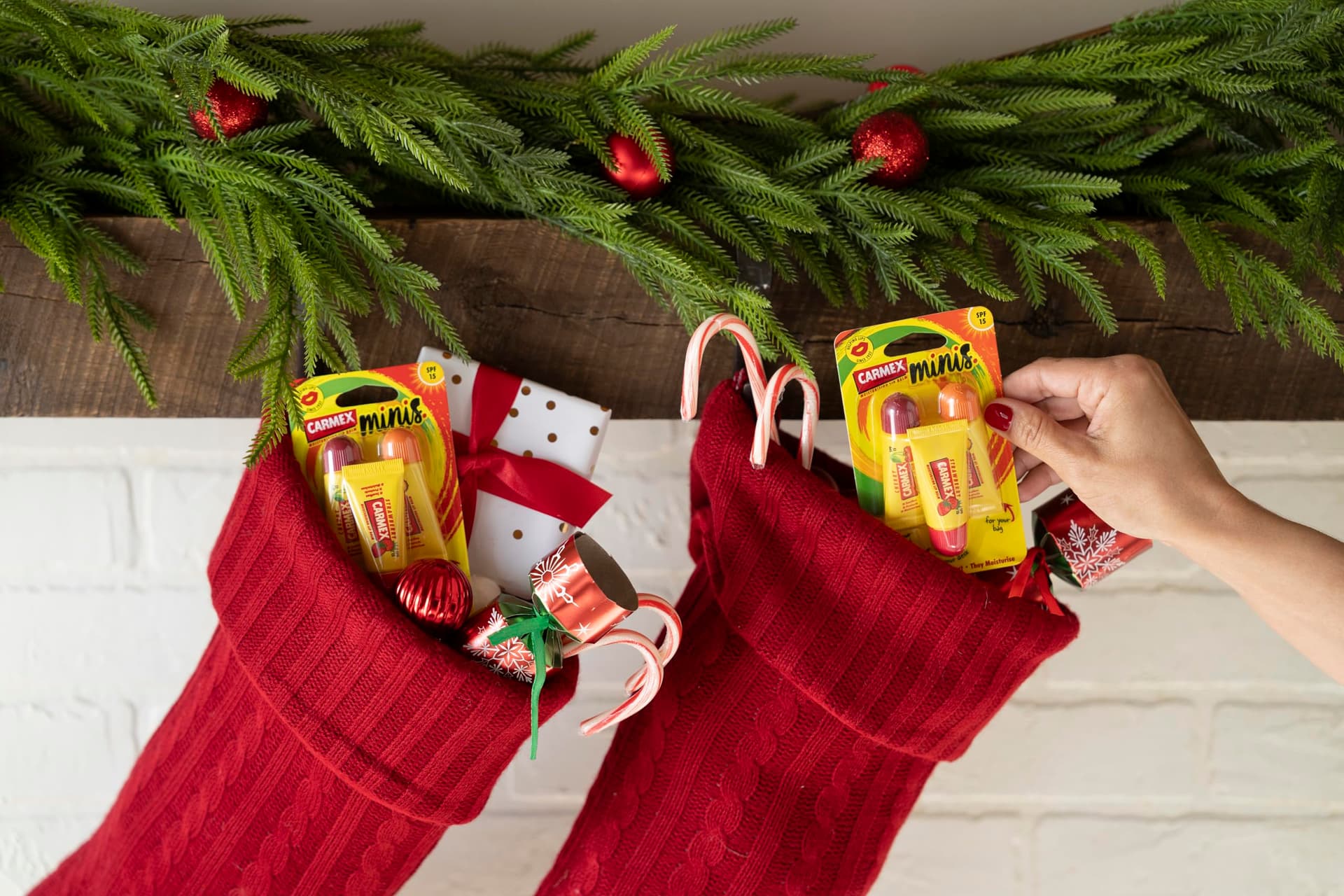 CARMEX MINIs 3 x 5g tubes: Strawberry, Pineapple Mint and Cherry thumbnail 7