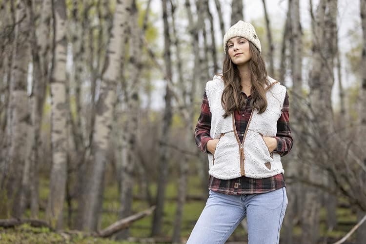 Legendary Whitetails Womens Fuzzy Hide Fleece Vest thumbnail 3