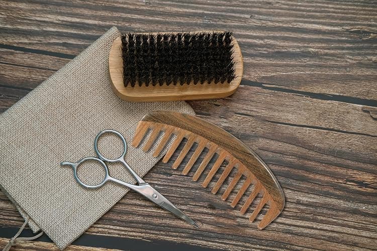Louise Maelys Wooden Wide Tooth Comb for Curly Hair Anti-Static Sandalwood Hair Combs for Adults and Kids thumbnail 5