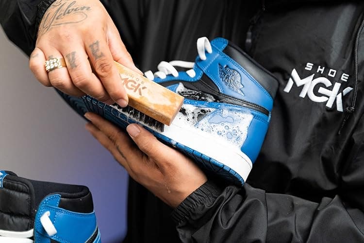 Shoe MGK Starter Shoe Cleaner Kit - Shoe Cleaner & Conditioner for All Shoes, Premium Shoe Brush thumbnail 2