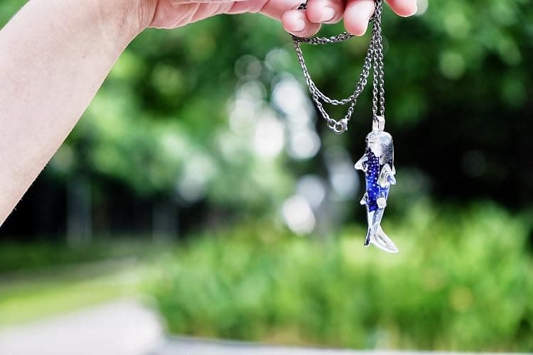 Handmade Whale Shark Art Glass Blown Ocean Animal Figurine Glass Pendant Necklace Jewelry - Model Y2017 thumbnail 6