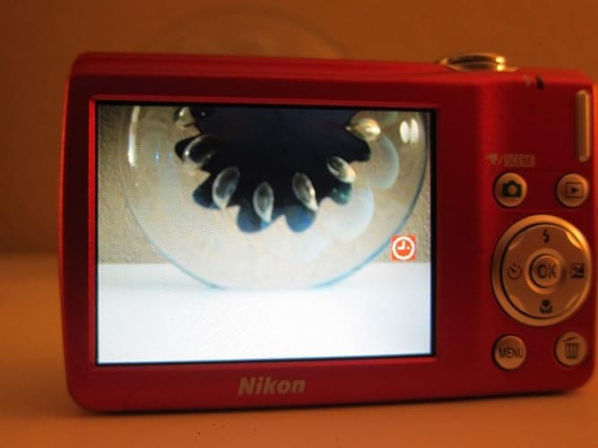 Nikon Coolpix S203 Digital Camera (Red) thumbnail 5