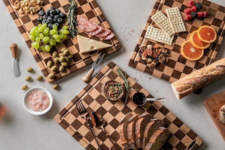 THETCHRY Cutting Boards for Kitchen, Checkered Cutting Board Upgraded, Acacia Wood Chopping Board with Juice Grooves & Handles, Large Butcher Block Serving Tray with Gift Box, 16.5" x 11.6" x 0.8" thumbnail 2