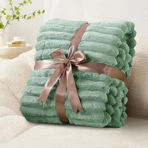RUIKASI Fleece Throw Blanket for Sofa - Single Fluffy Green Throws for Sofas Large, Soft Warm Blanket Throw for Couch, Luxury Decorative Ribbed Bed Blanket 130x150cm - Throw/Single - Green thumbnail 6