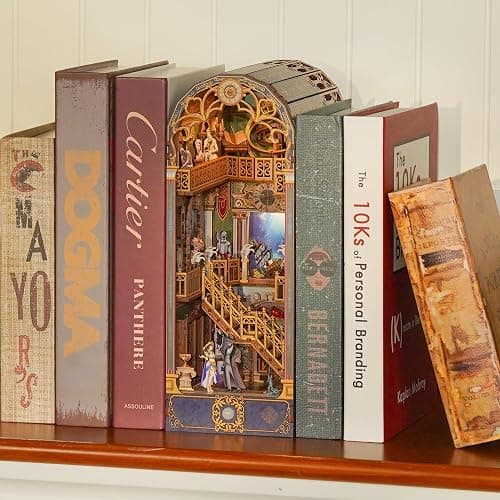 Spacetime Museum (Book Nook) thumbnail 4