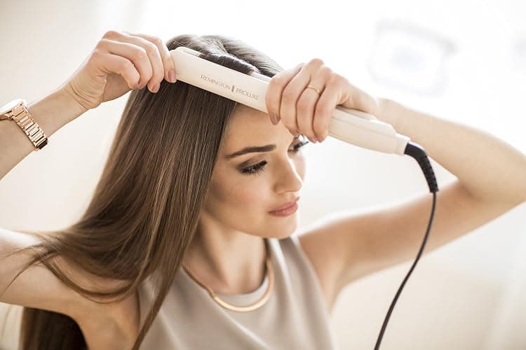Remington Piastra per Capelli PROluxe - Tecnologia OPTIheat - Risultati di Styling di lunga durata in un solo movimento - Rivestimento ceramico Ultimate; Display LCD, 150-230°C, piastra capelli S9100 thumbnail 2