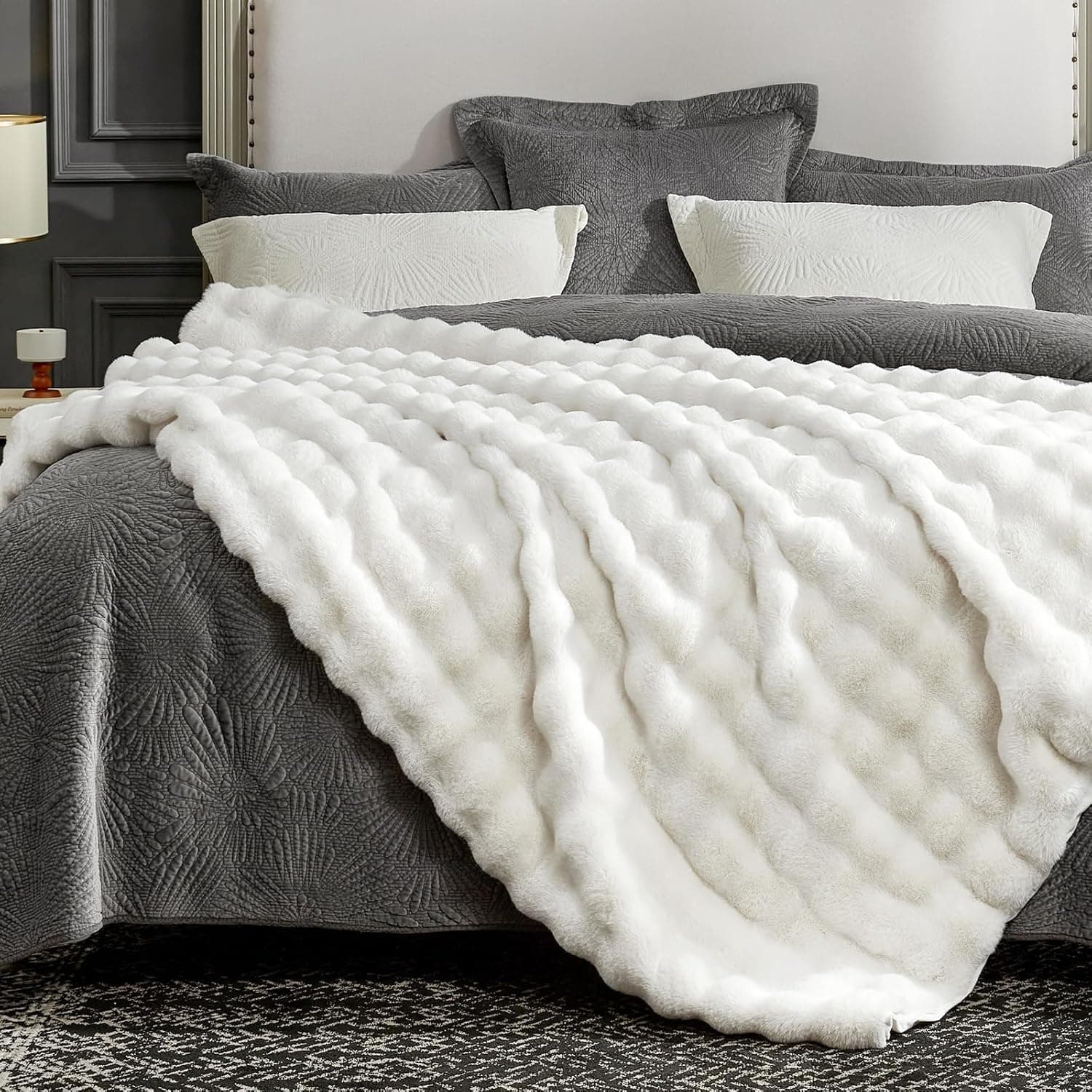 TARODEA Faux Fur Throw Blanket for Couch, Fuzzy Soft Plush Thick Bubble Blanket for Sofa Bedroom Living Room (Cream White, 130x160 cm) thumbnail 6