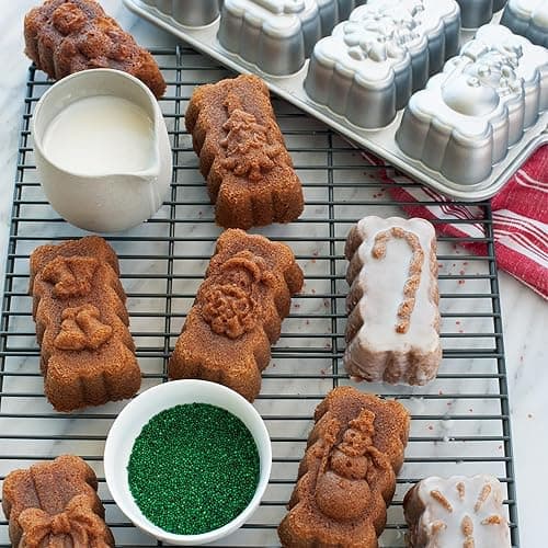 Nordic Ware Holiday Mini Loaves Pan thumbnail 2