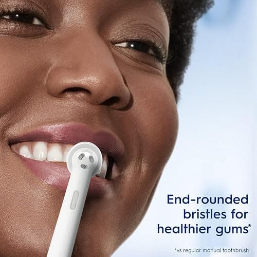 Oral-B Pro 500 + Electric Toothbrush with (1) Precision Clean Brush Head and (1) Sensitive Clean Brush Head, Rechargeable, Lilac thumbnail 2