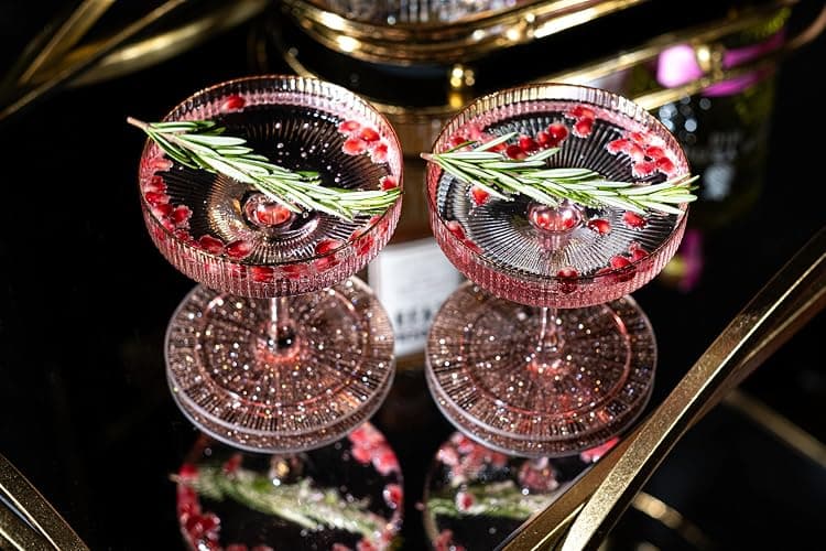 GLASSIQUE CADEAU Vintage Art Deco Blush Pink Coupe Glasses with Gold Rims | Set of 4 | 7 oz Crystal Ribbed Cocktail Glassware for Drinking Champagne, Martini, Cosmopolitan | Girly Speakeasy Saucers thumbnail 5