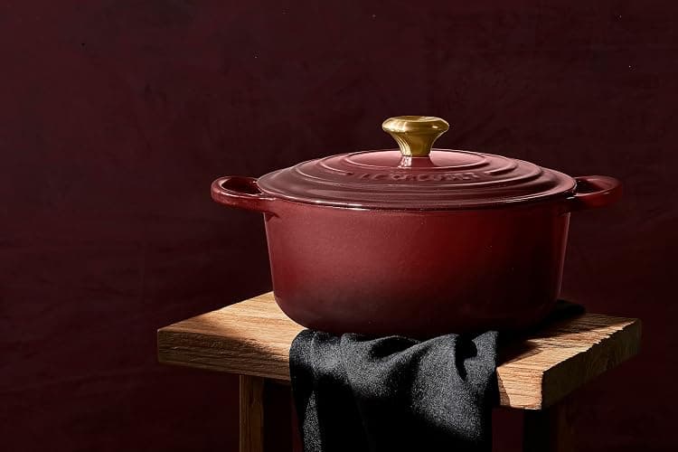 Le Creuset Enameled Cast Iron Signature Round Dutch Oven, 5.5 qt., Garnet thumbnail 7