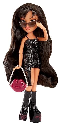 Bratz x Kylie Jenner - Bambola con look da giorno - Bambola da collezione con outfit, accessori e poster da giorno - Per bambini e collezionisti - Età 6+ thumbnail 3