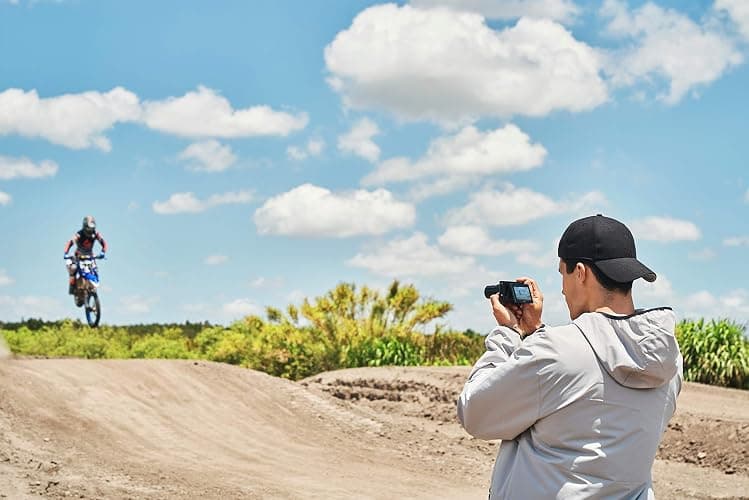 Sony RX100 VII - Advanced Premium Compact Camera with 1.0-Type Sensor, 24-200 mm F2.8-4.5 Zeiss Lens, Superior AF and speed performance, 4K Movie (DSC-RX100M7) thumbnail 10