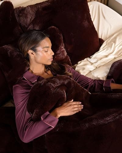 Cozy Earth Cuddle Blanket - Faux Fur Ultra-Soft Luxury Throw Blanket - Thick & Cozy Oversized Design for Lounging or Sharing - Machine Washable - Throw 60" x 50" Burgundy thumbnail 3