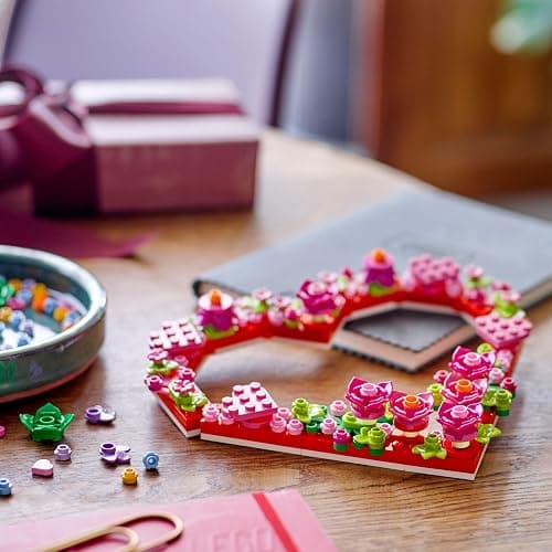 LEGO Cuore Ornamento Giocattolo - Kit di Arti e Mestieri - Modello Artistico da Esposizione con Fiori, Foglie e Cuoricini - Regalo di Compleanno per Bambine e Bambini da 9 Anni in su - 40638 thumbnail 2