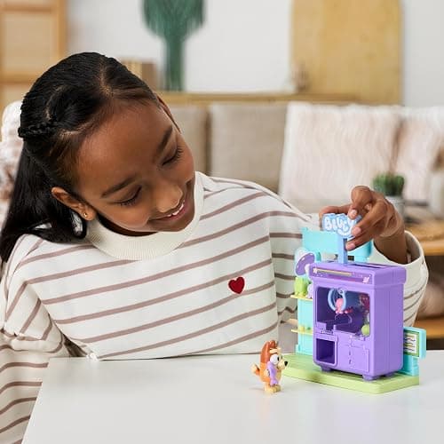 Bluey Bingo's Claw Machine Playset, Working Claw, 6 Prizes | Includes articulated 2.5in Bingo figure with Grey Dancer; from The Claw episode, kids toy ages 3+ thumbnail 4