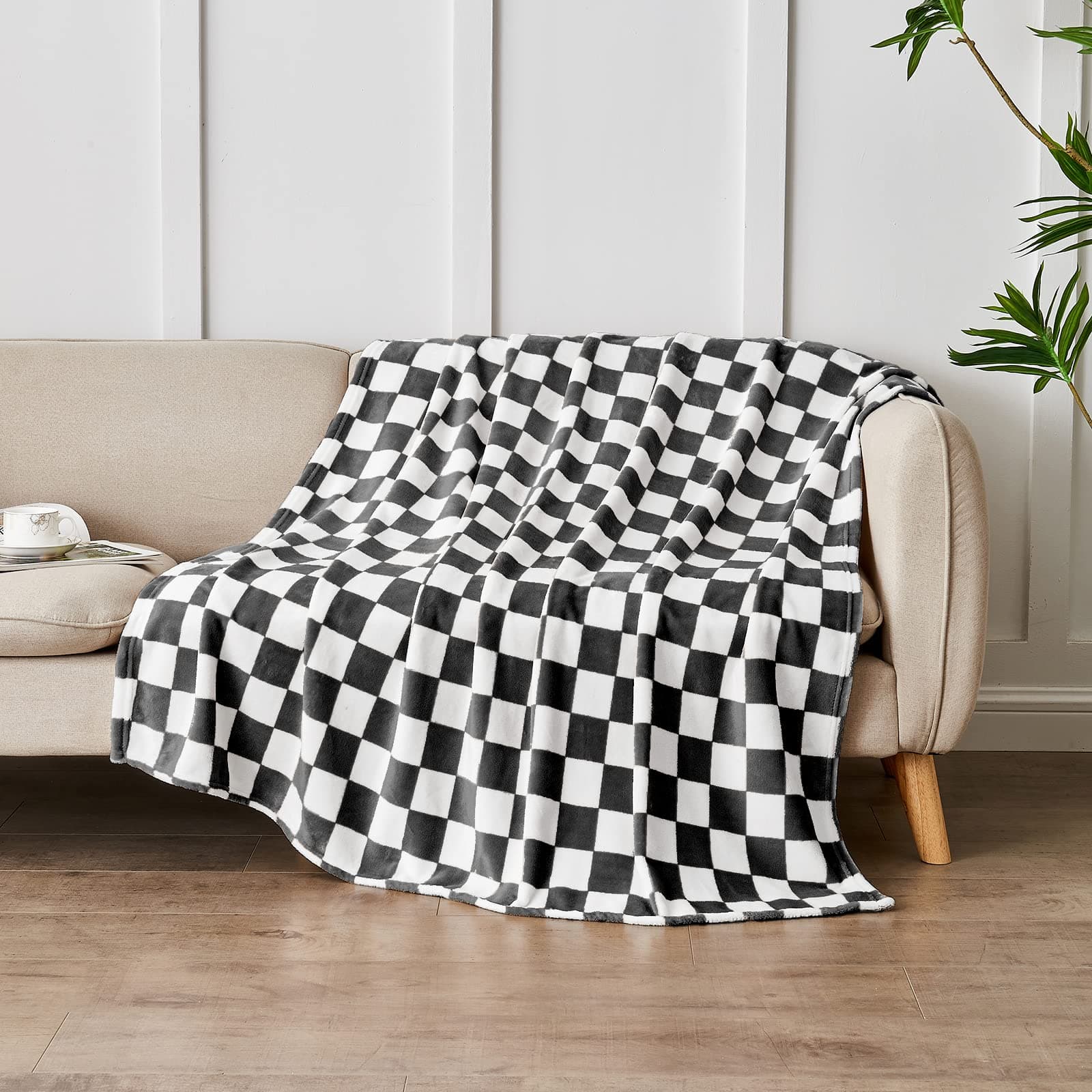 Edenleaf Checkered Blanket Flannel Throw Blankets Soft Cozy Checkered Grid Print Chessboard Gingham Pattern Blankets for Bed Sofa Couch for All Seasons（Black，50"×60"） thumbnail 4