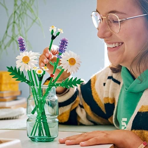 LEGO Botanicals Marguerites - Bouquet de Fleurs Artificielles - Marguerites & Lavande - Décoration Chambre d'enfant DIY - Cadeau d'anniversaire pour Fille 9 Ans ou Adulte Passionné.e de Plantes 11508 thumbnail 2