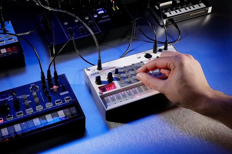 Korg Volca Sample 2 Digital Sample Sequencer Drum Machine w/Pattern Chain Mode and 16-step Sequencer thumbnail 4