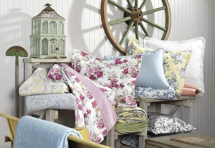 Laura Ashley - Queen Quilt Set, Soft & Reversible Cotton Floral Bedding with a Medium Weight Feel, 3 Piece Bed Set with Matching Pillowcases (Paisley Printed Patchwork Blue) thumbnail 2