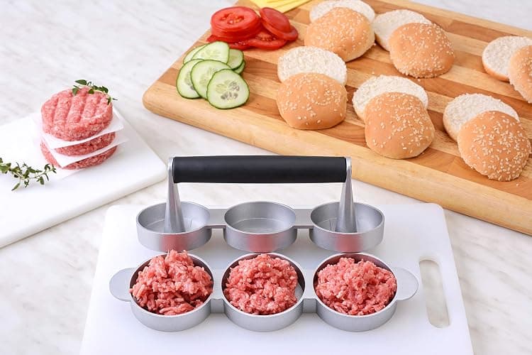 GRÄWE Hamburgerpresse für 3 Mini-Burger Patties, 3er Mini Burgerpresse aus Aluguss mit Antihaftbeschichtung & 60 Blatt Backpapier thumbnail 2
