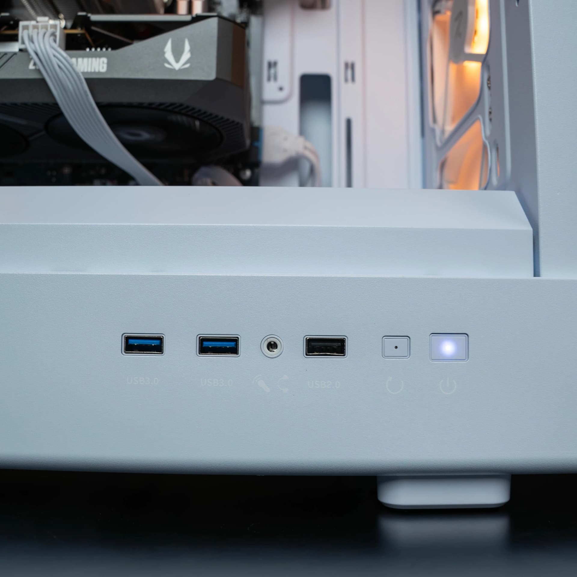 Aftershock Gaming PC | RTX 5060 8GB | AMD Ryzen 5 7500F | 16GB RAM | 1TB SSD | Windows 11 Home | Cloud White Desktop Computer thumbnail 4