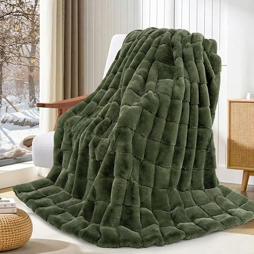 Touchat Faux Fur Blanket Twin Size, Luxury 1000GSM Ultra Thick Warm Rabbit Blanket for Couch Bed Sofa, 3D Checkered Pattern Soft Winter Heavy Minky Blankets for Women Christmas Birthday Gift, Green - Image 1