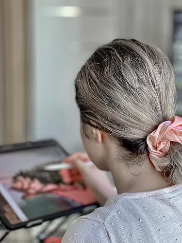 KEAH Pack of 8 Silk Scrunchies - No Crease Satin Scrunchies for Women & Girls, Suitable for All Hair Types - Trendy Colours, Strong Hold With Storage Bag thumbnail 7