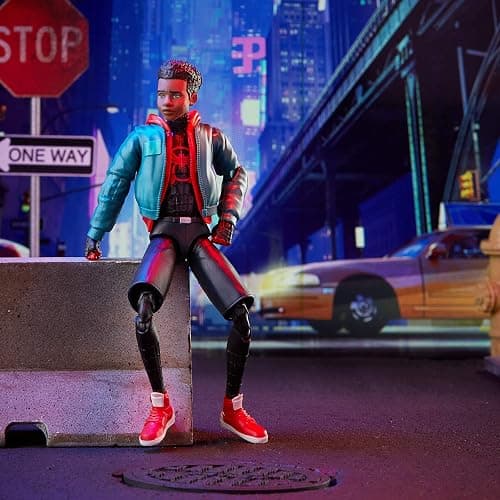 Hasbro Marvel Legends Series Spider-Man: Into The Spider-Verse Miles Morales 6-inch Collectible Action Figure Toy thumbnail 7