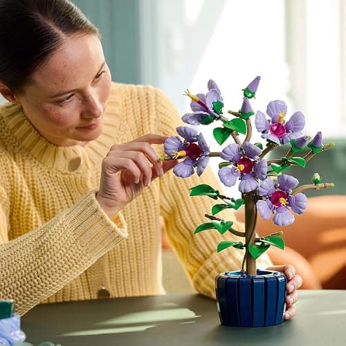 LEGO Botanicals Hibiscus Flower Set 10372 thumbnail 3