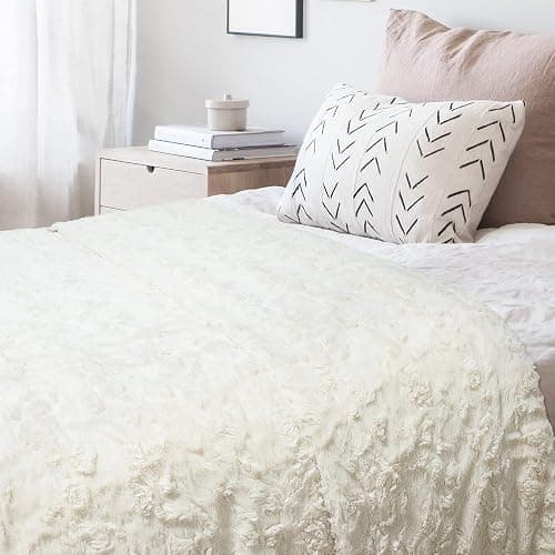 TOONOW Faux Fur Luxury Throw Blanket,Double Side Soft Fluffy Shaggy Fuzzy Blanket for Couch Sofa Bed (Cream, Throw) thumbnail 7