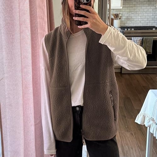 Hixiaohe Sherpa Fleece Vest for Women Trendy Warm Sleeveless Vests Jacket Lightweight Zip Coats with Pockets Fall Outerwear thumbnail 4