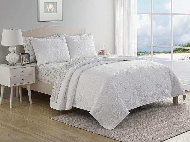 Seaside Collection Seashells White Bed-in-a-Bag Quilt Set - Image 1