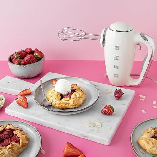Smeg, Sbattitore Elettrico HMF01CREU, 9 Livelli di Velocità, Funzione Turbo, Sistema di Avvio Smooth Start, 4 Fruste, 2 Ganci Impastatori e Avvolgicavo in Dotazione, 250W, Crema thumbnail 6