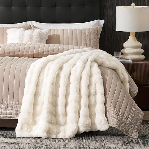 Amélie Home Faux Fur Throw Blanket for Couch, Fuzzy Soft Plush Thick Bubble Blanket for Sofa Bedroom Living Room, 50"x60" Inches, Cream White thumbnail 5