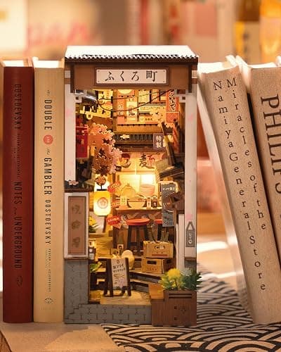 Rolife Book Nook Sakura Wine Alley – Booknook Izakaya Japonais DIY Miniature House pour Adultes, Puzzle 3D en Immersif & Décor d’Insertion pour Étagère, Cadeau Artisanal Anti-Stress (sans Colle) - Image 1