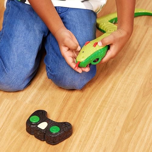 Terra by Battat - RC Emerald Tree Boa Snake Robot with LED Eyes & Realistic Movement - Lifelike Fake Snake Toy with Infrared Controller, Batteries Included - Educational Fun for Kids Ages 6+ thumbnail 7