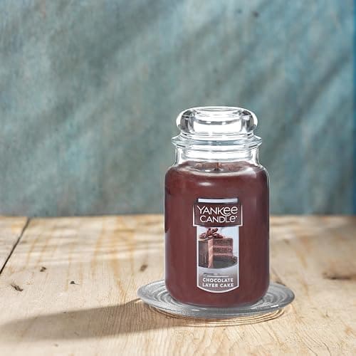 Yankee Candle Chocolate Layer Cake Scented, Classic 22oz Large Jar Single Wick Candle, Over 110 Hours of Burn Time thumbnail 4