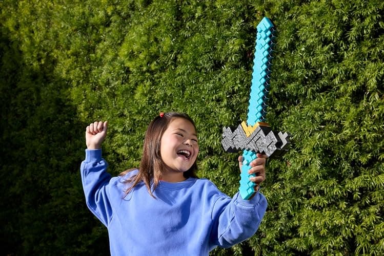 Mattel Minecraft Sword and Pickaxe 2-in-1 Toy, Button-Activated Click and Switch Role-Play Accessory Inspired by A Minecraft Movie thumbnail 2
