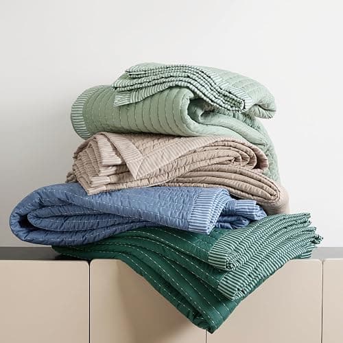 Bedsure Dark Green Quilts King Size - King Quilt Bedding Set Bedspread Coverlet, Lightweight Corduroy Pattern Bedspread, 3-Piece Set with 106"x96" Coverlet & 2 Pillow Shams, All-Season Soft Microfiber thumbnail 6