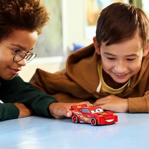 LEGO Speed Champions | Flash McQueen - Jouet Voiture de Course - Maquette Collector - Cadeau Disney pour Garçon ou Fille dès 9 Ans & Fans du Film Cars de Pixar 77255 thumbnail 2