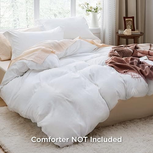 Bedsure White Duvet Cover Queen Size - 3 Pieces Prewashed Extra Soft Bedding Set, Includes 1 Duvet Cover 90x90 Inches with Zipper Closure & 2 Pillow Shams, Comforter Not Included thumbnail 2